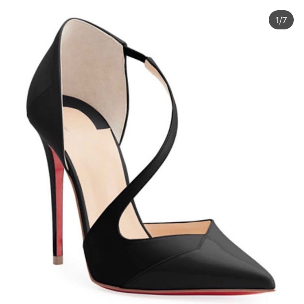 Christian Louboutin “Round and Square” pump